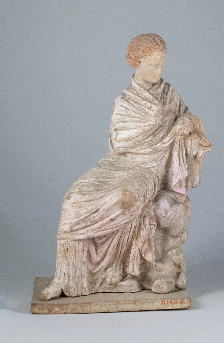 Statuette of a girl — Unknown