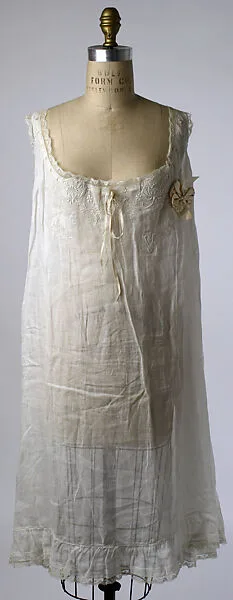 Chemise — Unknown