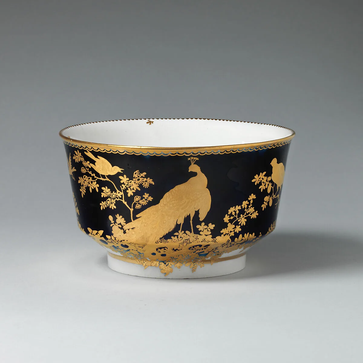 Cake bowl (part of a service) — Chelsea Porcelain Manufactory