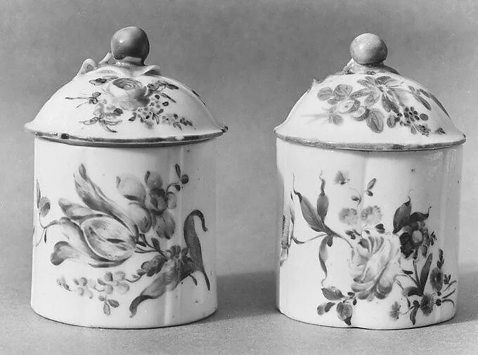 Pair of pomade jars with covers — Mennecy