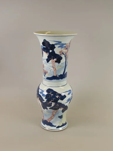 清康熙 景德鎮窯釉下三彩山水圖鳳尾瓶|Vase with landscape