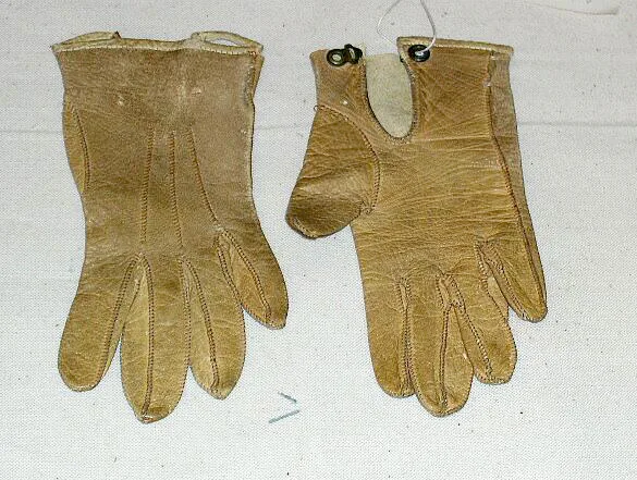 Gloves — Unknown