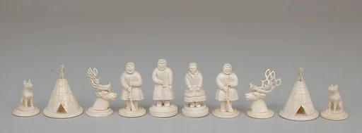 Chessmen (32)