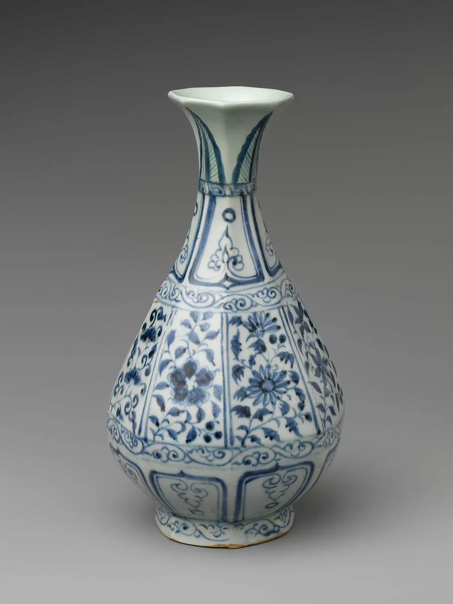 元 景德鎮窯青花瓷折枝花紋八稜瓶|Faceted vase with flowers — Unknown