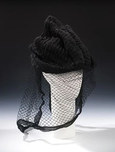 Mourning toque
