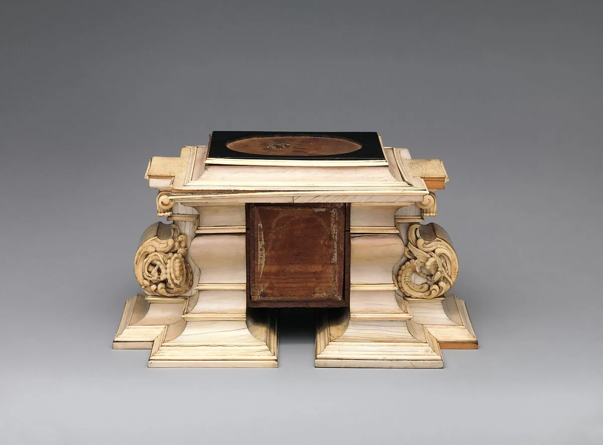 Molded base — Unknown