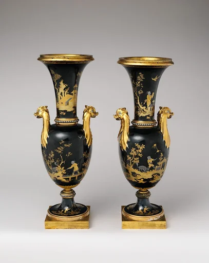 Vase (vase chinois) (one of a pair)