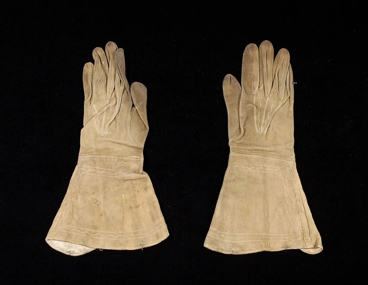 Gloves — Unknown