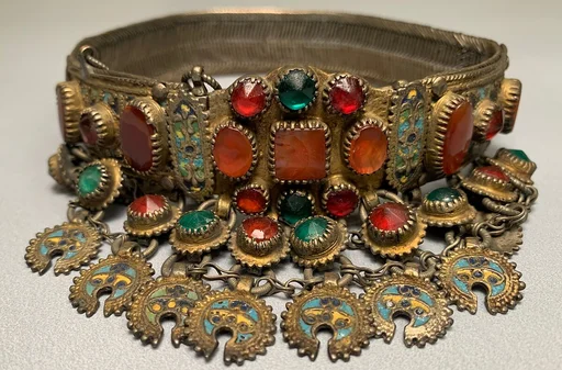 Necklet