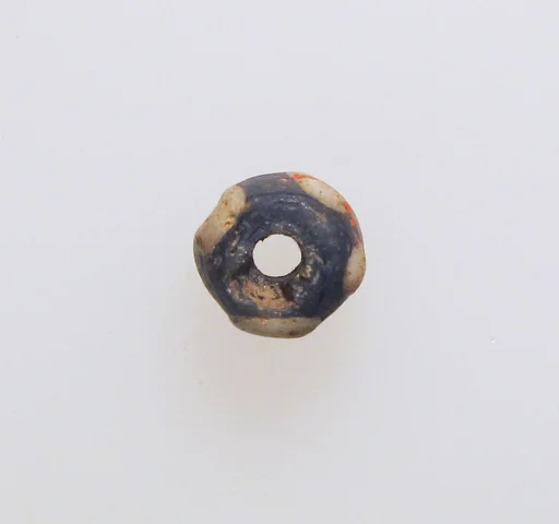 Glass bead