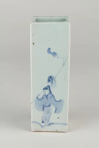 染付人物文掛花入|Hanging Flower Vase with Figural Design