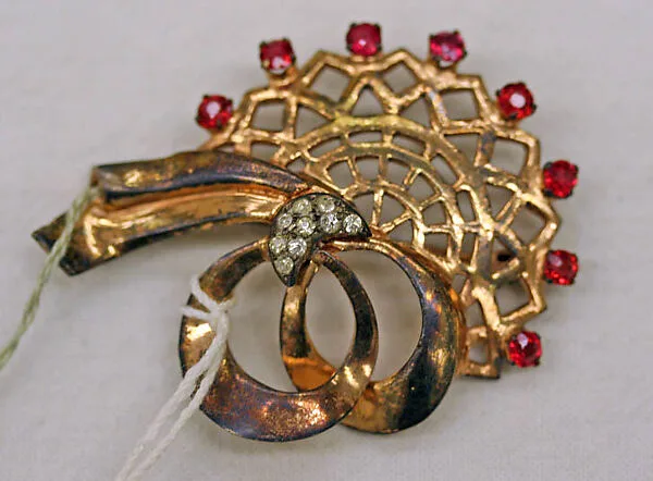 Pin — Edward Molyneux
