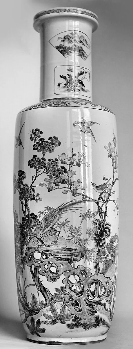 清康熙 景德鎮窯五彩花鳥圖大瓶|Vase decorated with magnolia, hollyhocks, and pheasants — Unknown