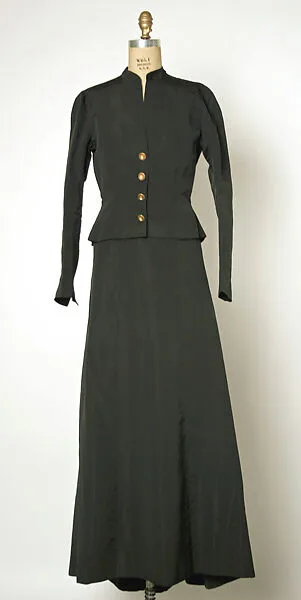 Evening dress — Cristobal Balenciaga|House of Balenciaga
