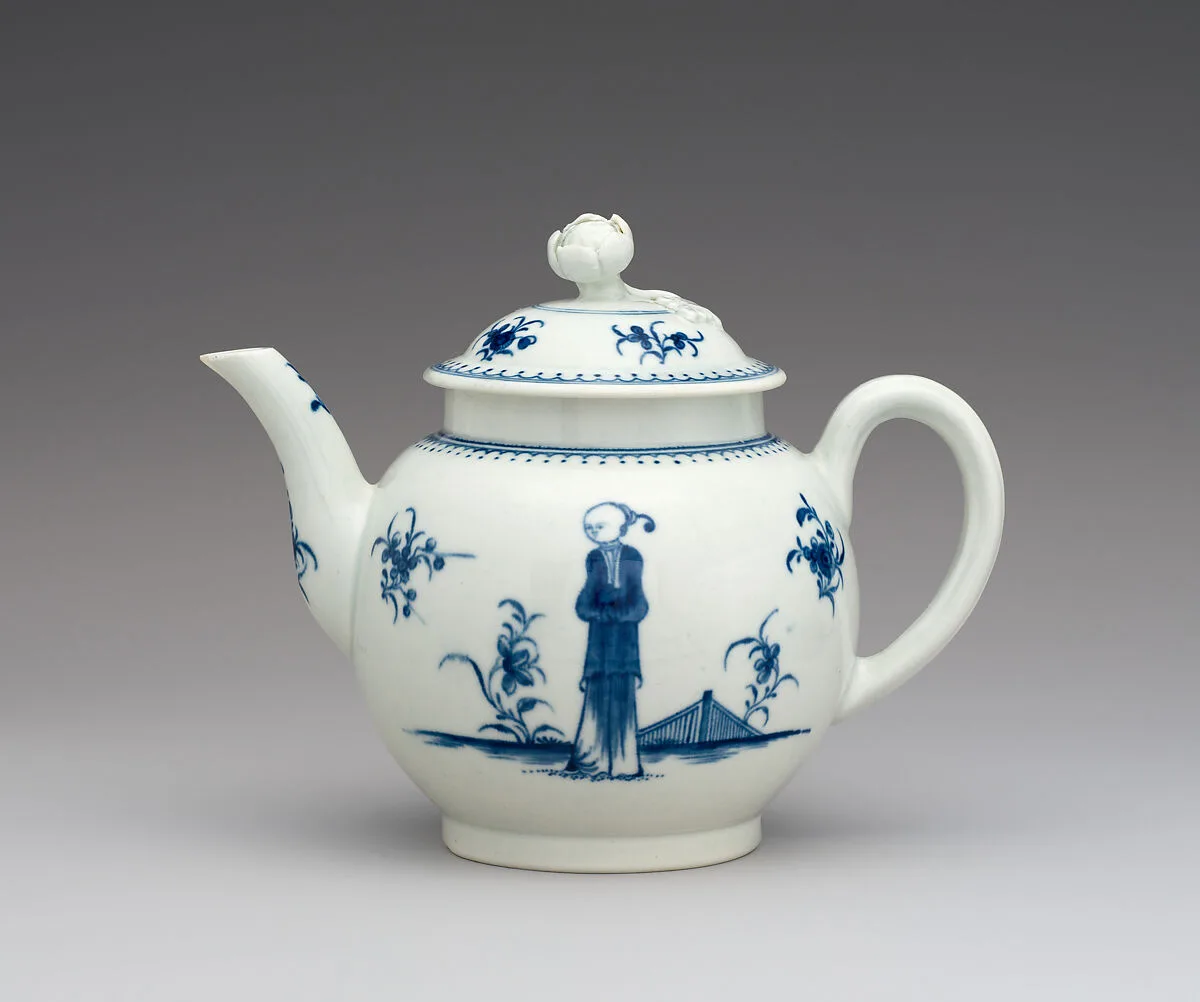 Teapot (part of a service) — Worcester factory