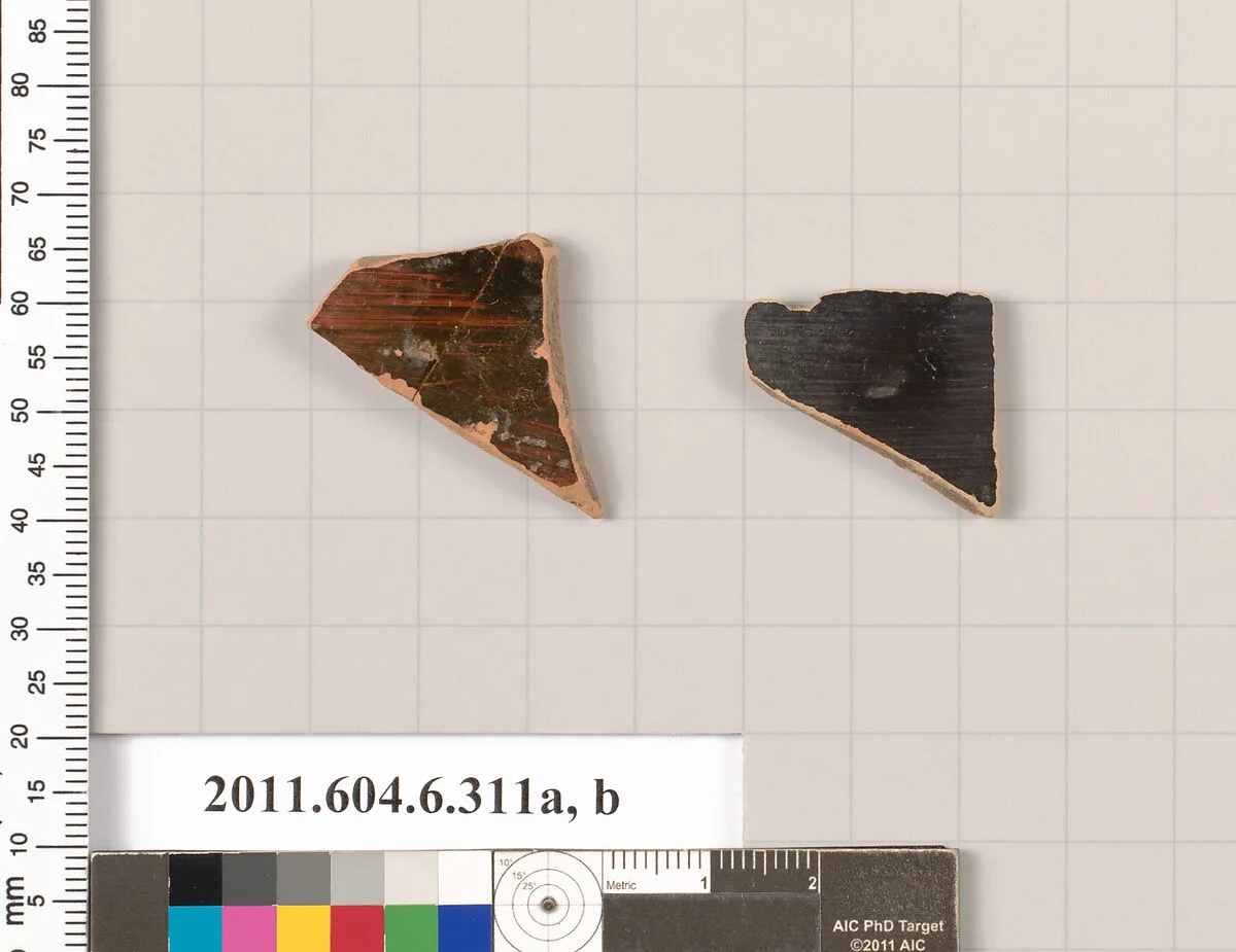 Terracotta fragments of closed shapes — Unknown