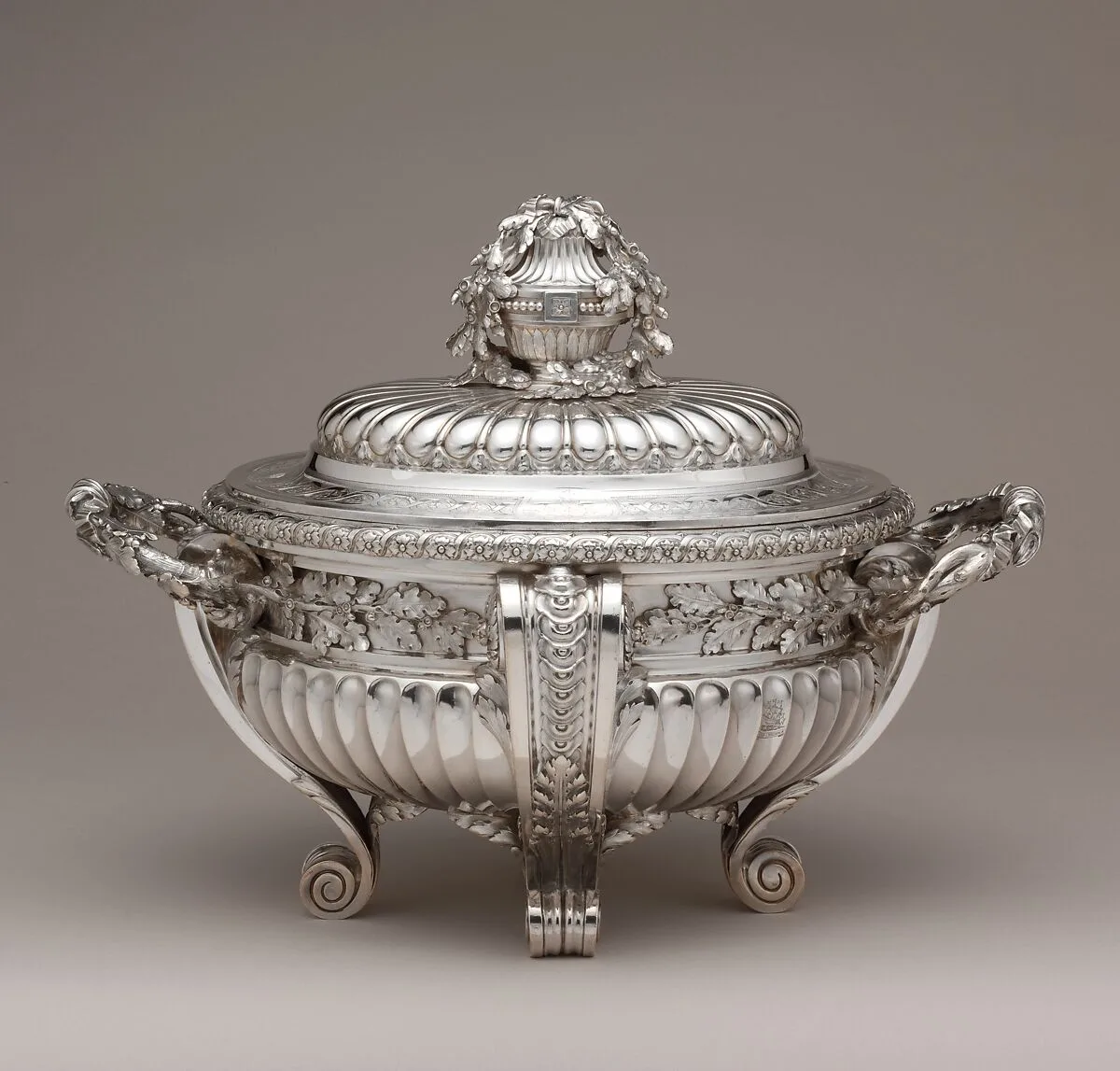 Tureen with cover — Jacques-Nicolas Roettiers