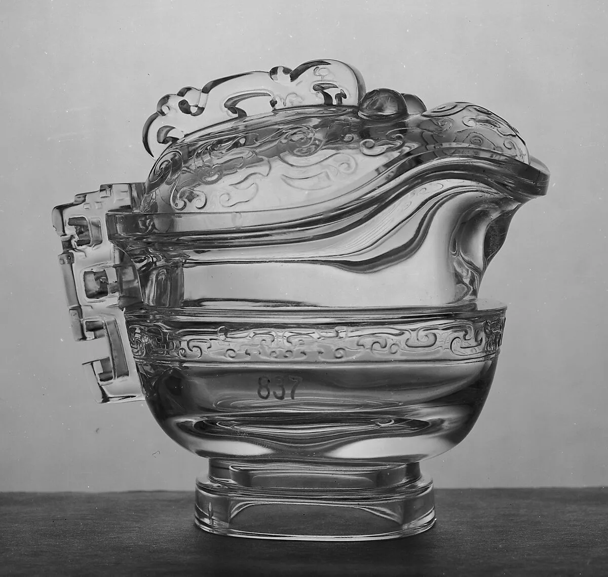 清中期 仿古水晶觥|Covered vessel in the shape of an ancient ritual bronze — Unknown