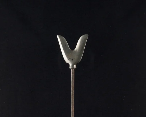 Arrowhead (<i>Yanone</i>)