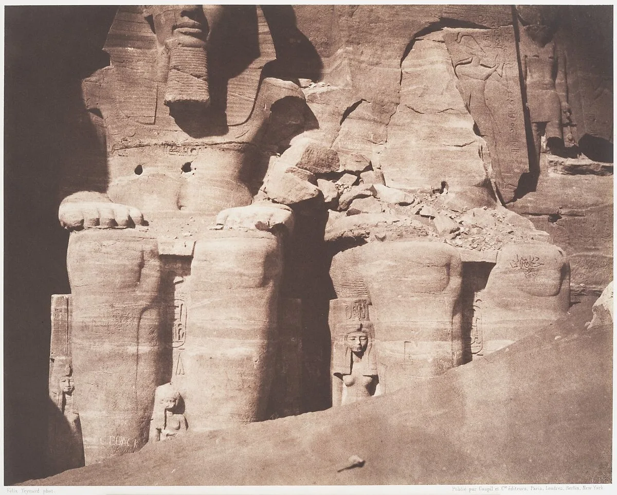 Abo-Sembil, Grand Spéos, Statues Colossales vues de Face (Parte Inférieure) — Félix Teynard
