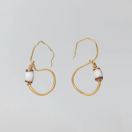 Gold and banded agate earring