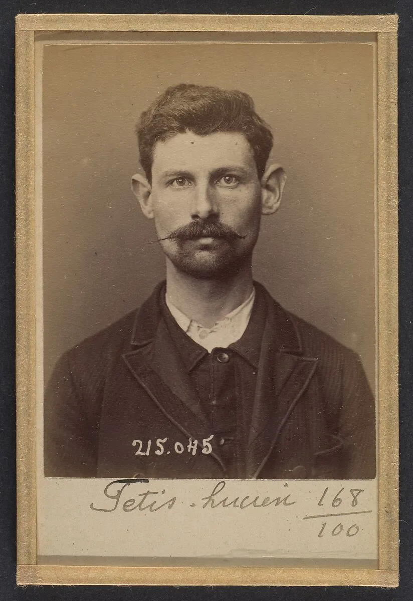 Fétis. Julien. 26 ans, né à New York (USA). Couvreur. Anarchiste. 3/3/94. — Alphonse Bertillon