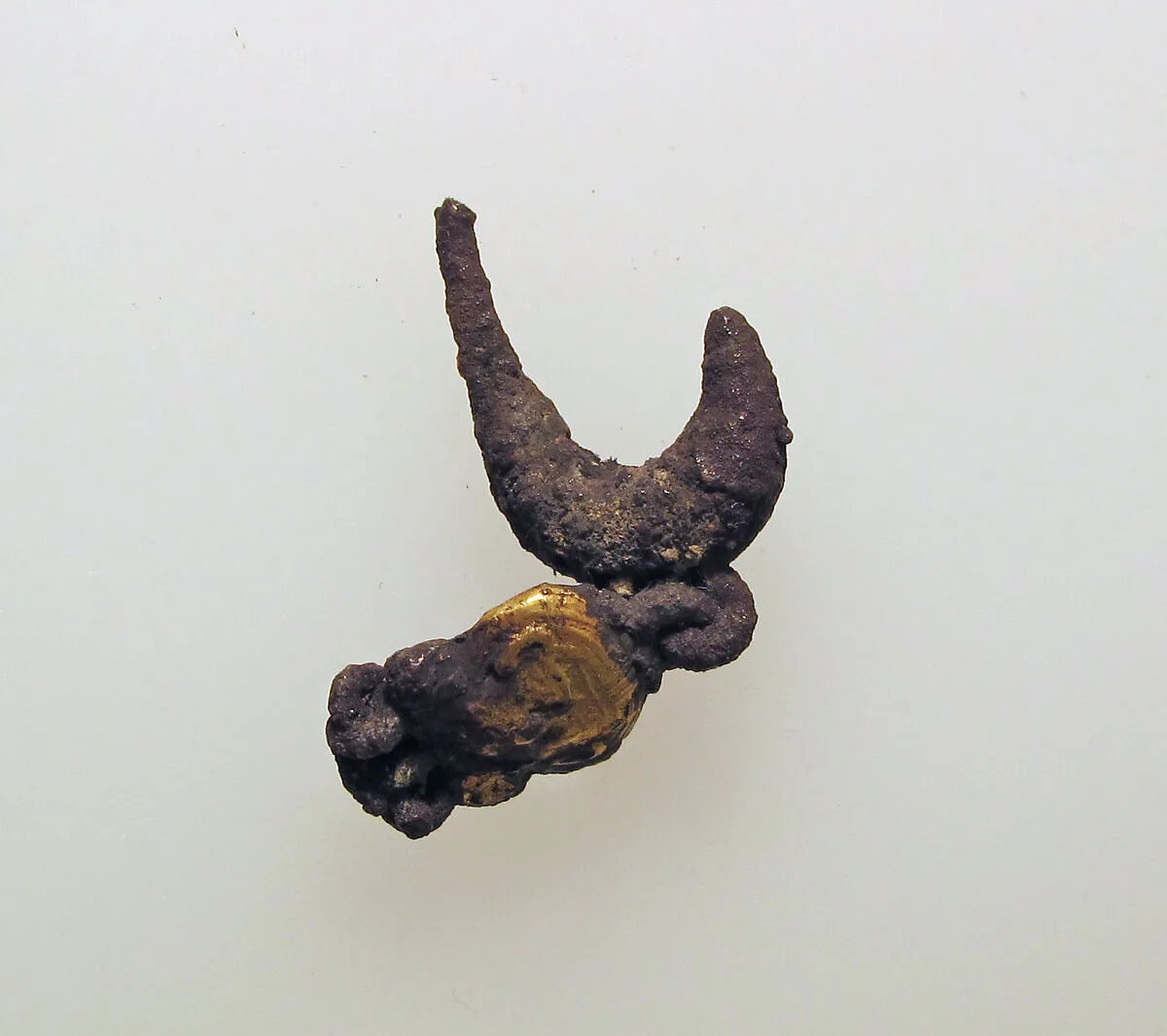 Pendant in the form of Hathor's head — Unknown