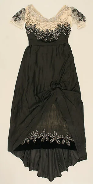 Evening dress — House of Worth
