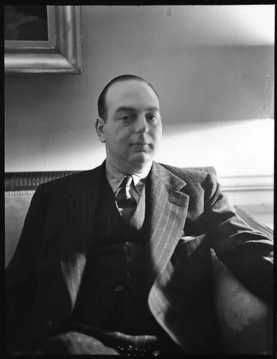 [Robert Ullman]