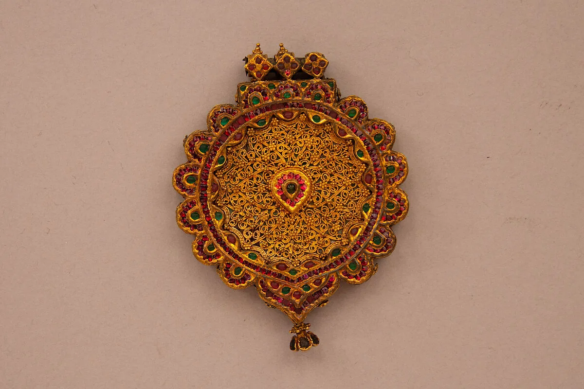 Pendant — Unknown