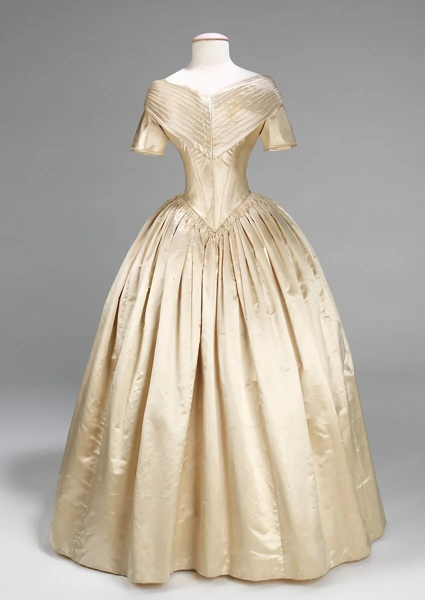 Evening dress — Unknown