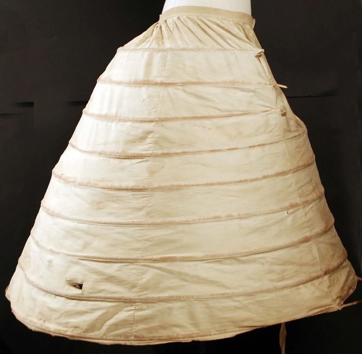 Cage crinoline — Unknown