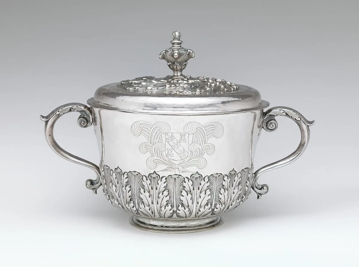 Two-handled cup with cover — I H