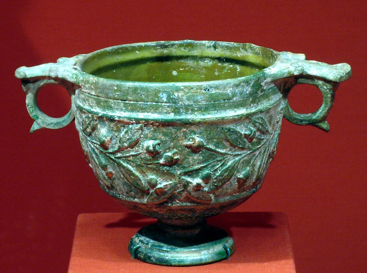 Skyphos (footed wine-cup) with laurel sprays on the body — Unknown
