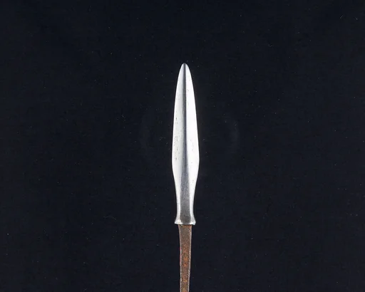 Arrowhead (<i>Yanone</i>)