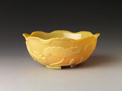 清中期 黃料荷葉碗|Bowl in the shape of a lotus leaf
