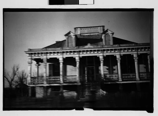 [San Francisco Plantation House, From Moving Automobile, Reserve Vicinity, Louisiana]