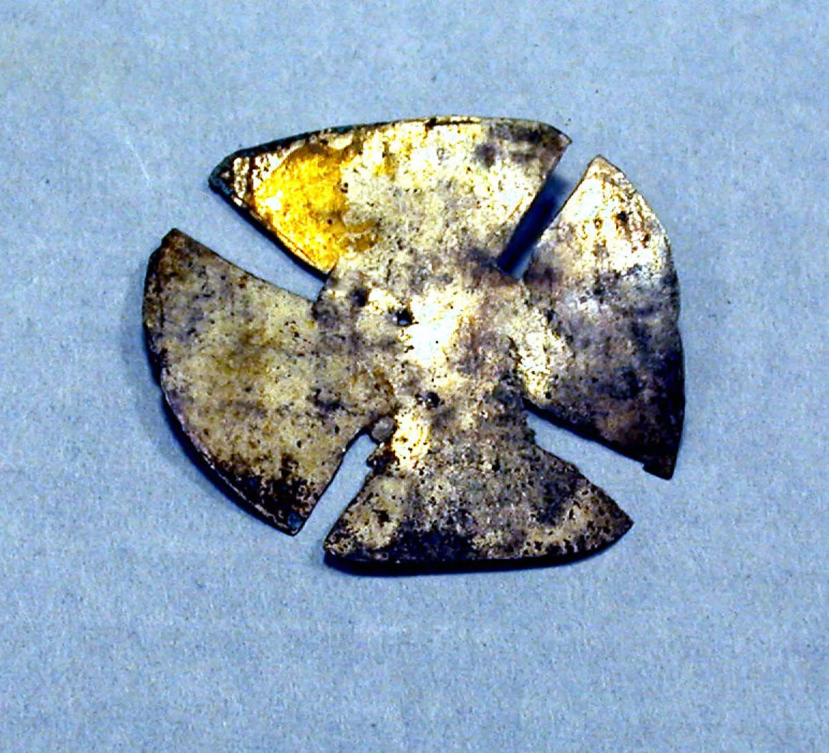 Costume ornament — Unknown