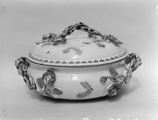 Tureen with cover