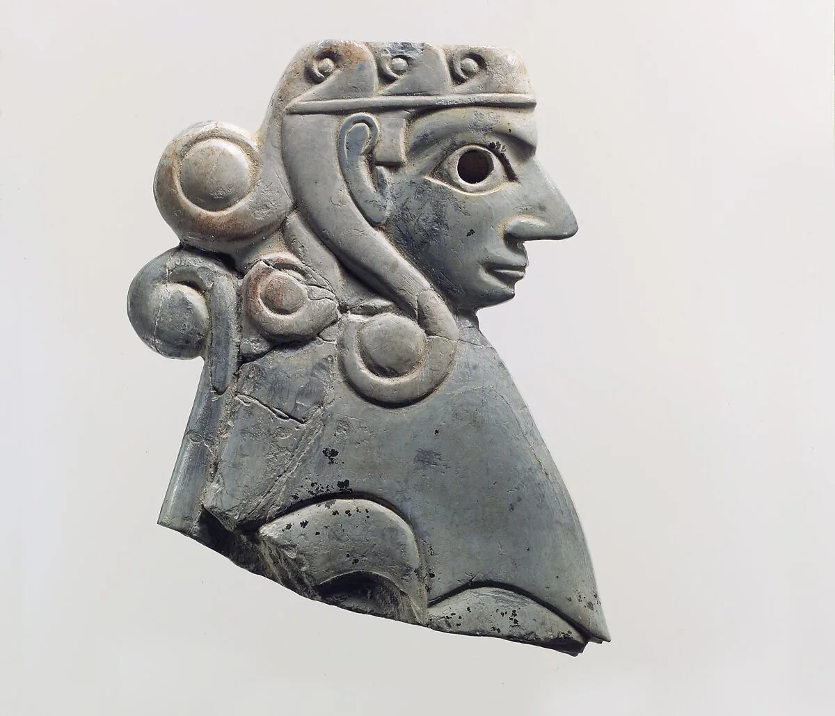 Furniture plaque: female sphinx with Hathor-style curls — Unknown