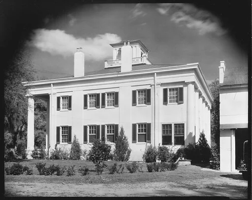 [D'Evereux House, Natchez, Mississippi]