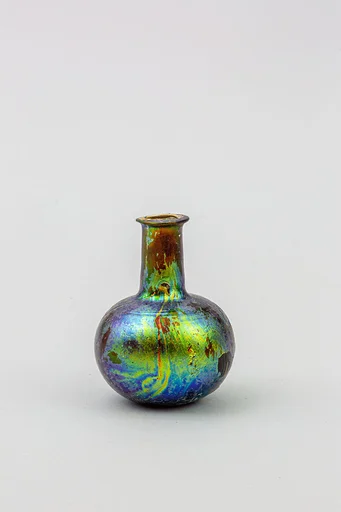 Glass perfume bottle