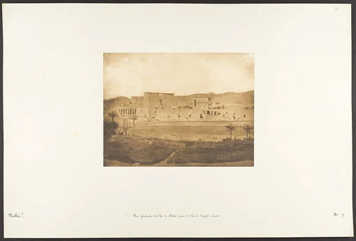 Vue générale de l'île de Philae, prise de l'île de Begueh (Ouest)