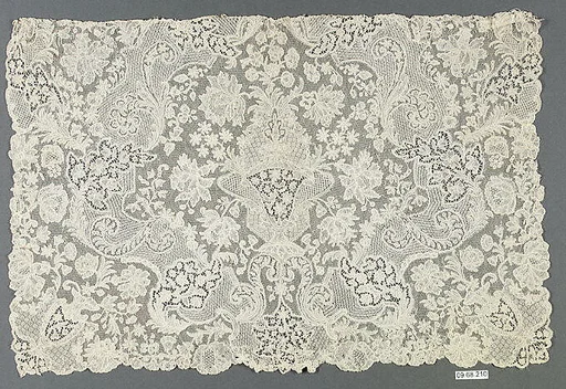 Cravat end