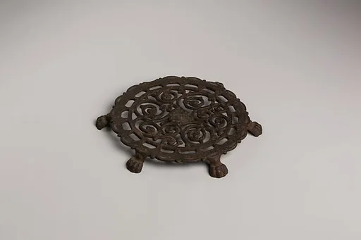 Trivet