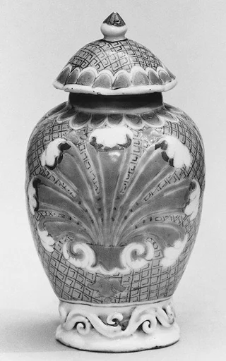 Tea caddy with cover (part of a service)