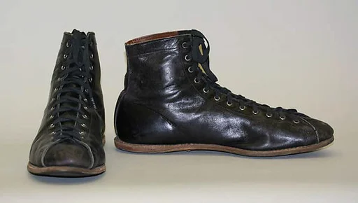 Athletic shoes