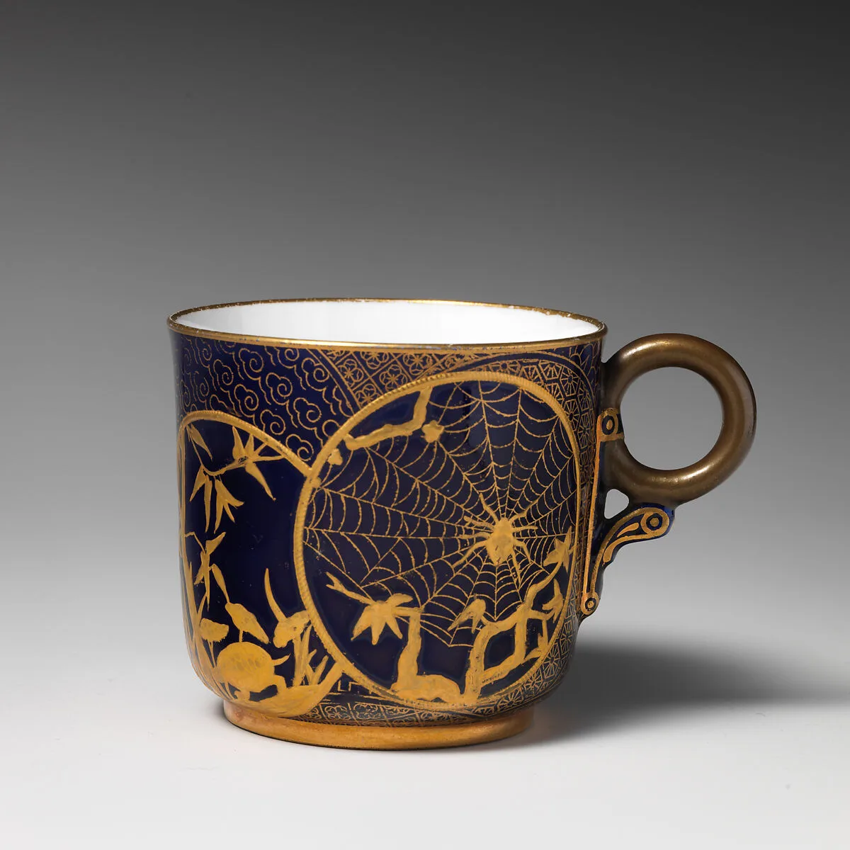 Teacup — Worcester factory