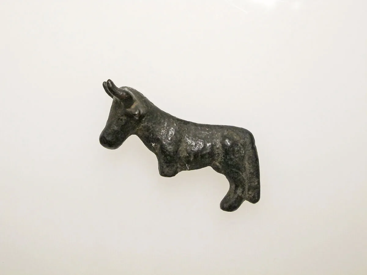 Bronze statuette of bull — Unknown