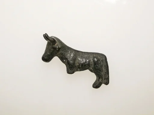 Bronze statuette of bull